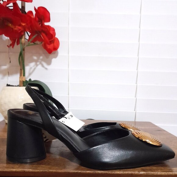 SOLD🔴🔴🔴🔴ZARA Black Leather Gold Closed Toe Sling Back Minimalist Shoes 38(8) - Picture 1 of 8